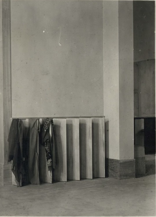 Boutique interior late 1920s. Black- and white photo. Display.